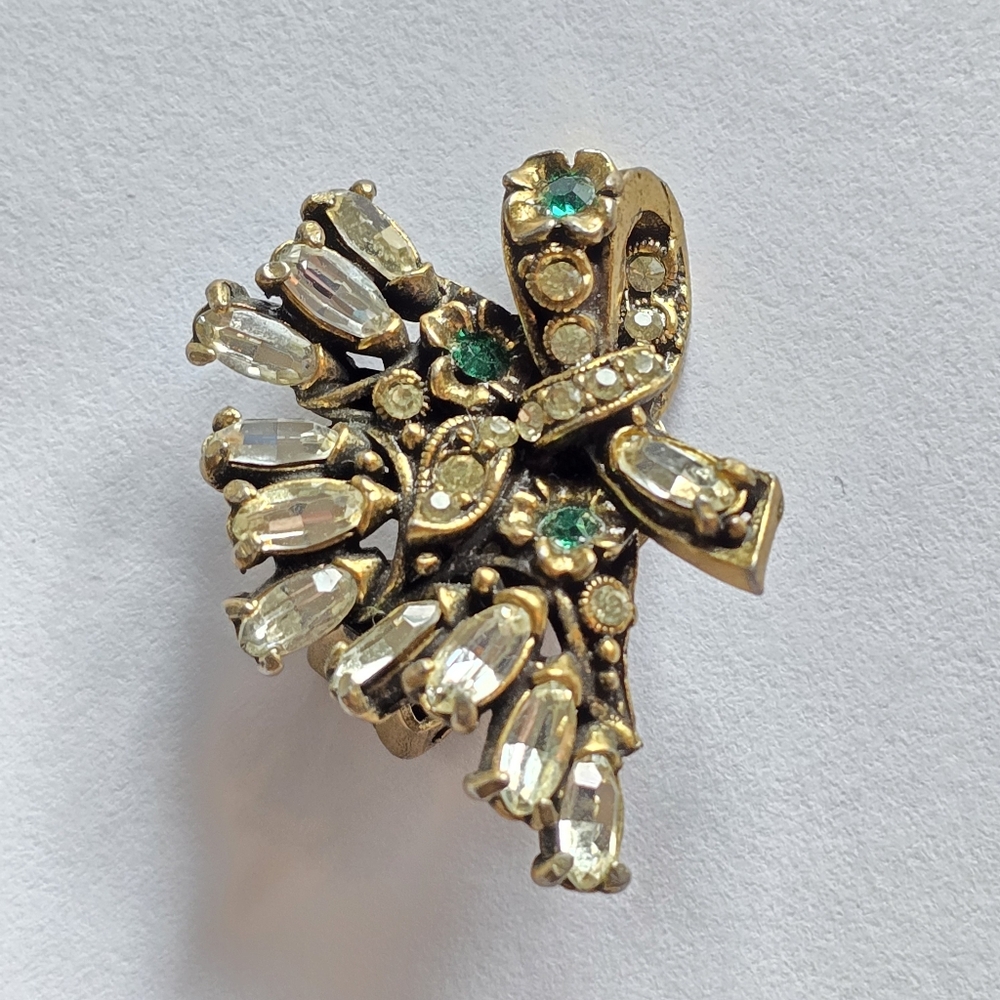 Vintage Hollycraft single clip on earring green gold tone holly craft signed